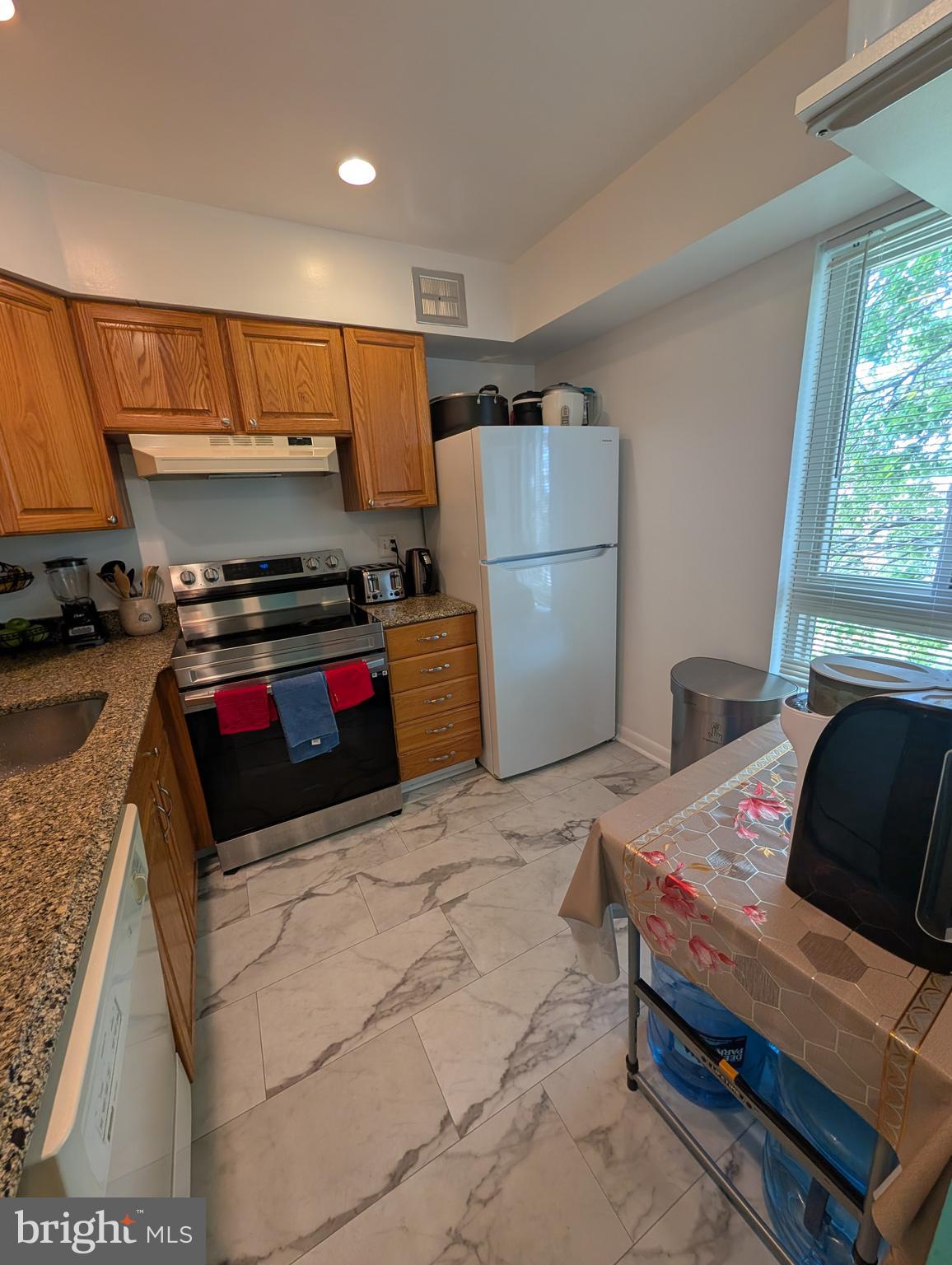 3230 Spartan Road Olney, MD 20832 - Photo 4 of 27 Lots of cabinets