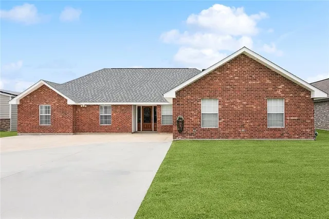$415,000 | 313 Luke Drive, Des Allemands, LA 70030