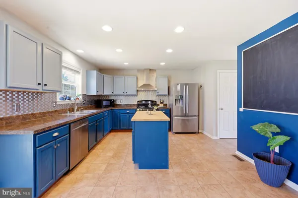 $394,999 | 486 Calvert Circle, Bunker Hill, WV 25413