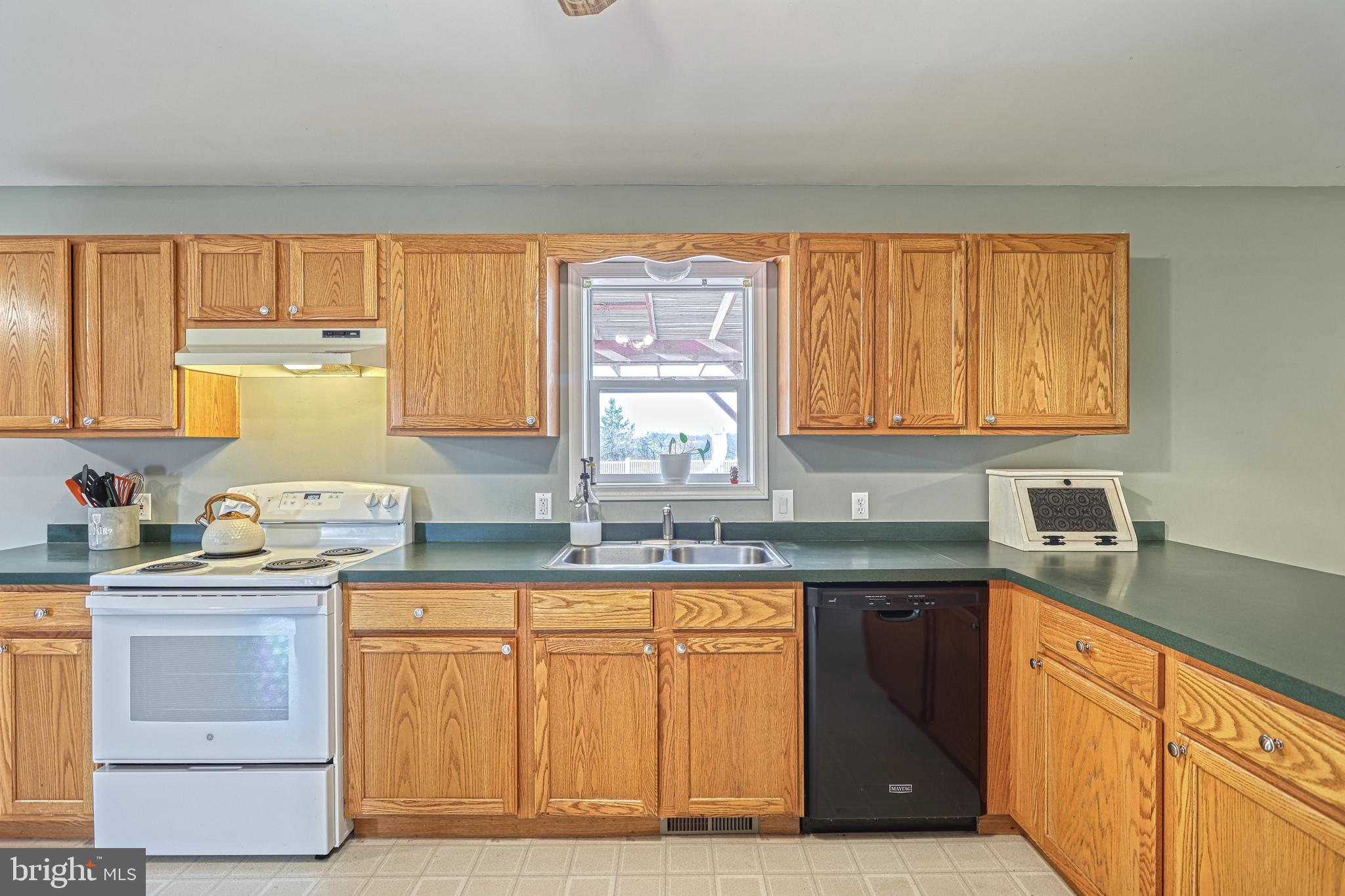 310 Grove Road Red Lion, PA 17356 - Photo 16 of 65