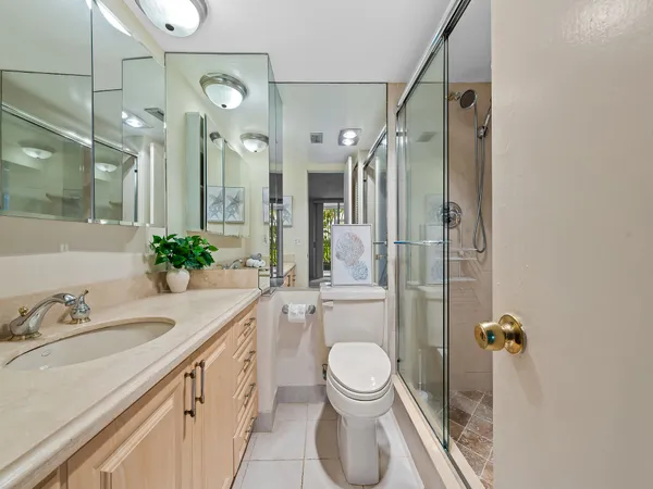 $3,000 | 3300 South Ocean Boulevard, Unit 123C, Highland Beach, FL 33487