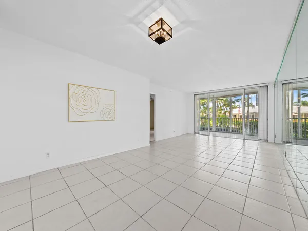 $3,000 | 3300 South Ocean Boulevard, Unit 123C, Highland Beach, FL 33487