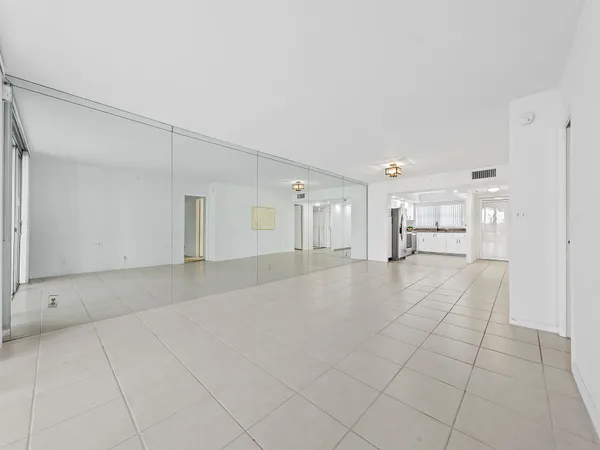 $3,000 | 3300 South Ocean Boulevard, Unit 123C, Highland Beach, FL 33487