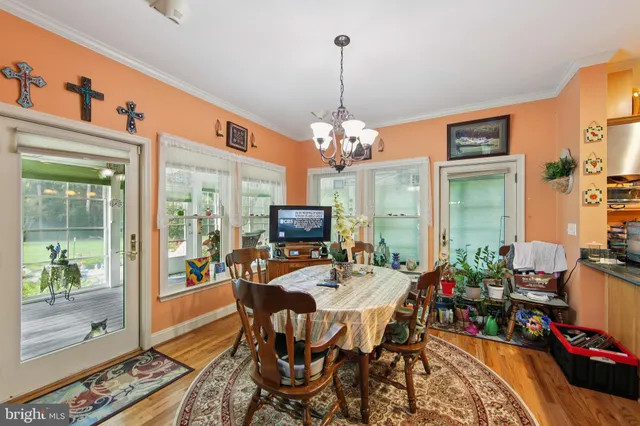 a very nice looking room with many windows