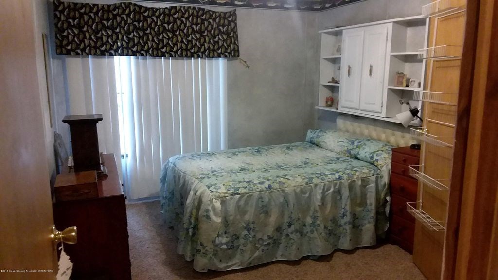 3280 East Pierson Road Flint, MI 48506 - Photo 11 of 23 31383602-10.JPG