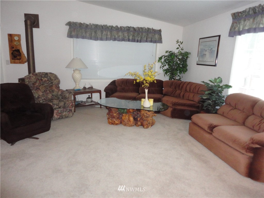 116 Sunstone Road Packwood, WA 98361 - Photo 2 of 22 Gallery Image 2
