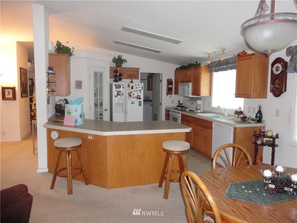116 Sunstone Road Packwood, WA 98361 - Photo 3 of 22 Gallery Image 3