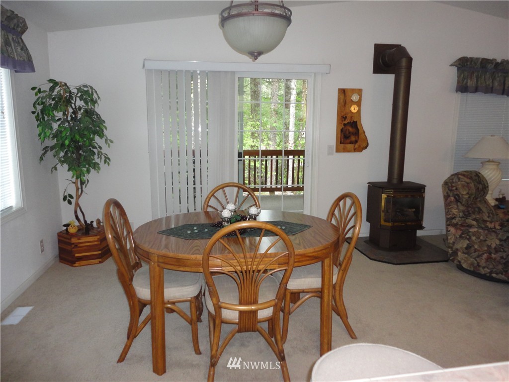116 Sunstone Road Packwood, WA 98361 - Photo 4 of 22 Gallery Image 4