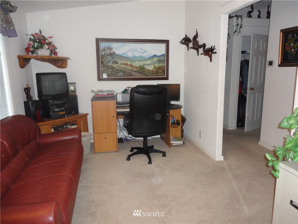 116 Sunstone Road Packwood, WA 98361 - Photo 5 of 22 Gallery Image 5