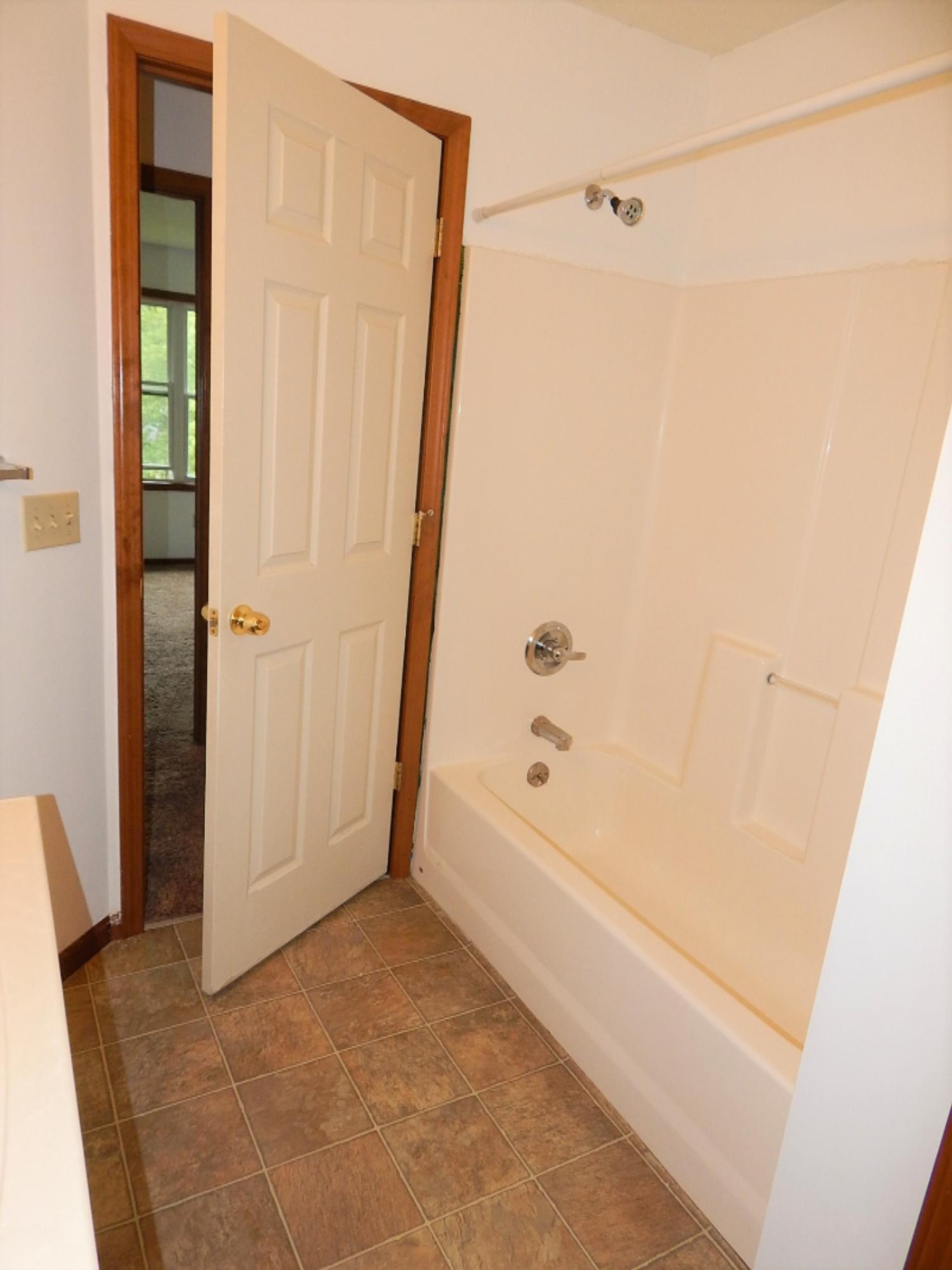 611 Swartz Street Three Rivers, MI 49093 - Photo 19 of 25 swartz 2nd bath shower