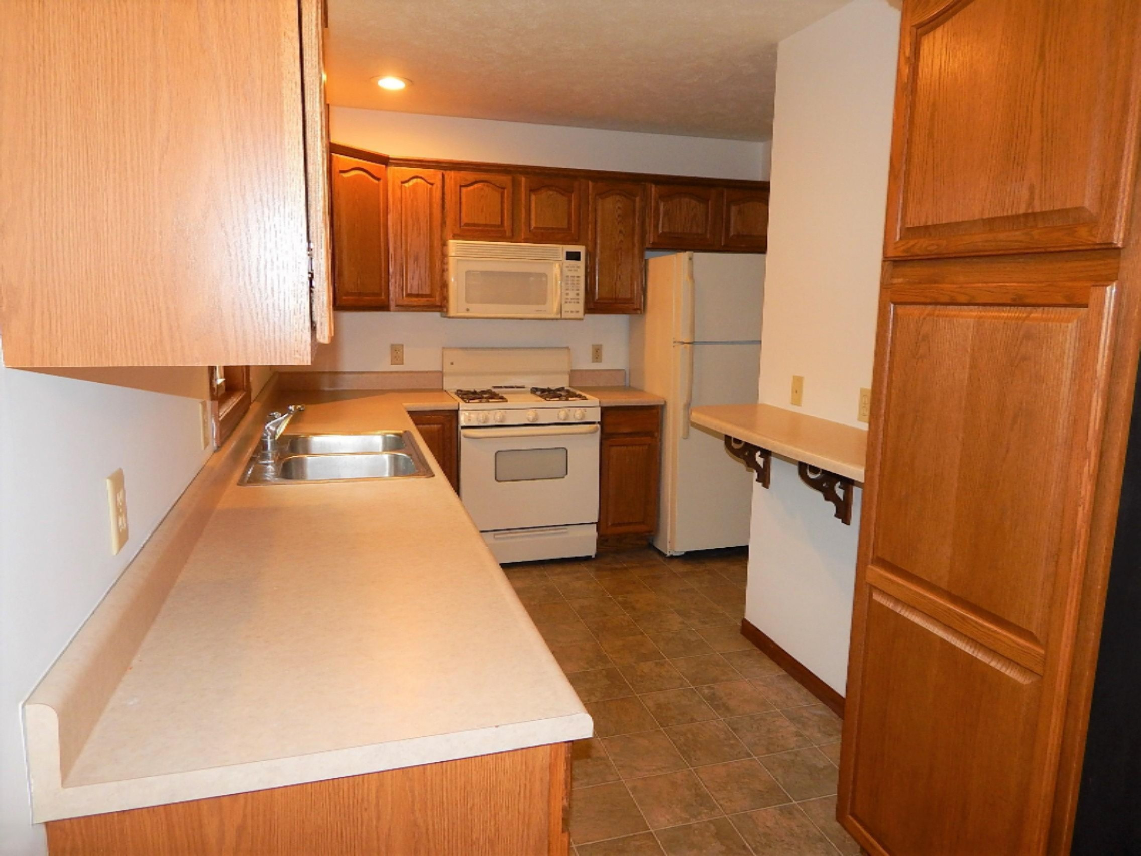 611 Swartz Street Three Rivers, MI 49093 - Photo 4 of 25 swartz kitchen 2