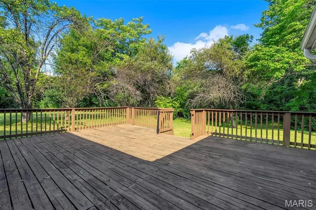 $339,900 | 112 Lake Stratford Court, Fairview Heights, IL 62208