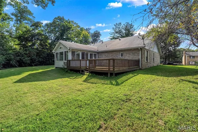 $339,900 | 112 Lake Stratford Court, Fairview Heights, IL 62208