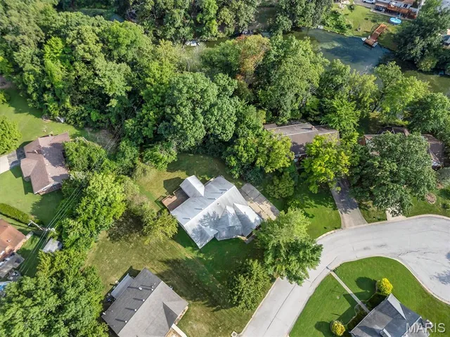 $339,900 | 112 Lake Stratford Court, Fairview Heights, IL 62208