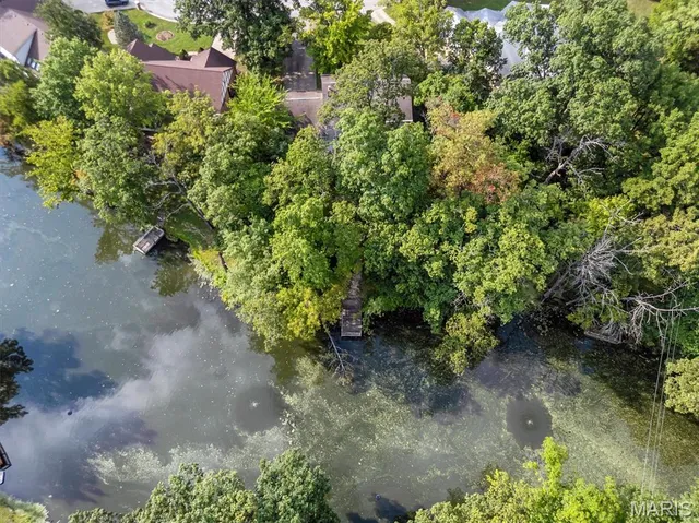 $339,900 | 112 Lake Stratford Court, Fairview Heights, IL 62208