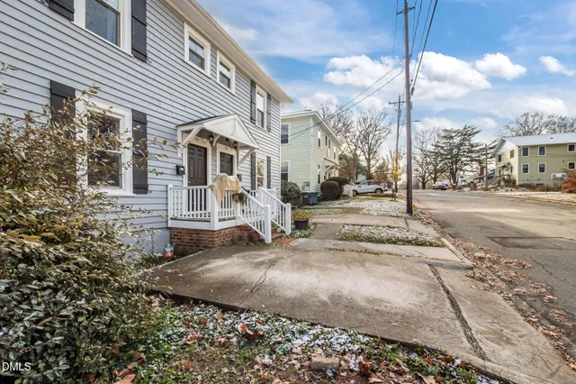 $1,600 | 813 Arnette Avenue, Durham, NC 27701