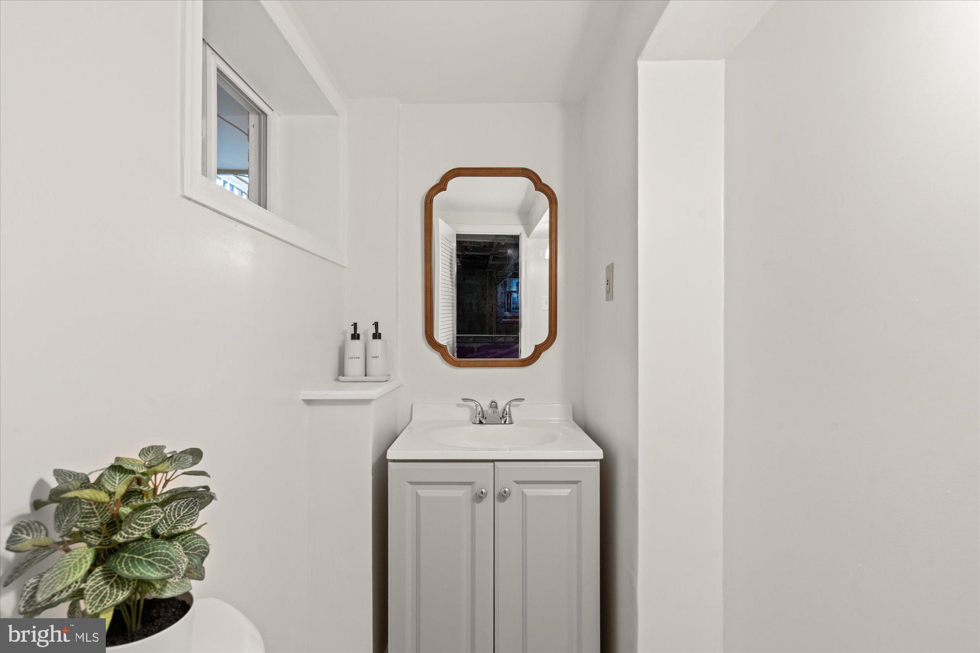 2434 Cameron Mills Road Alexandria, VA 22302 - Photo 26 of 51