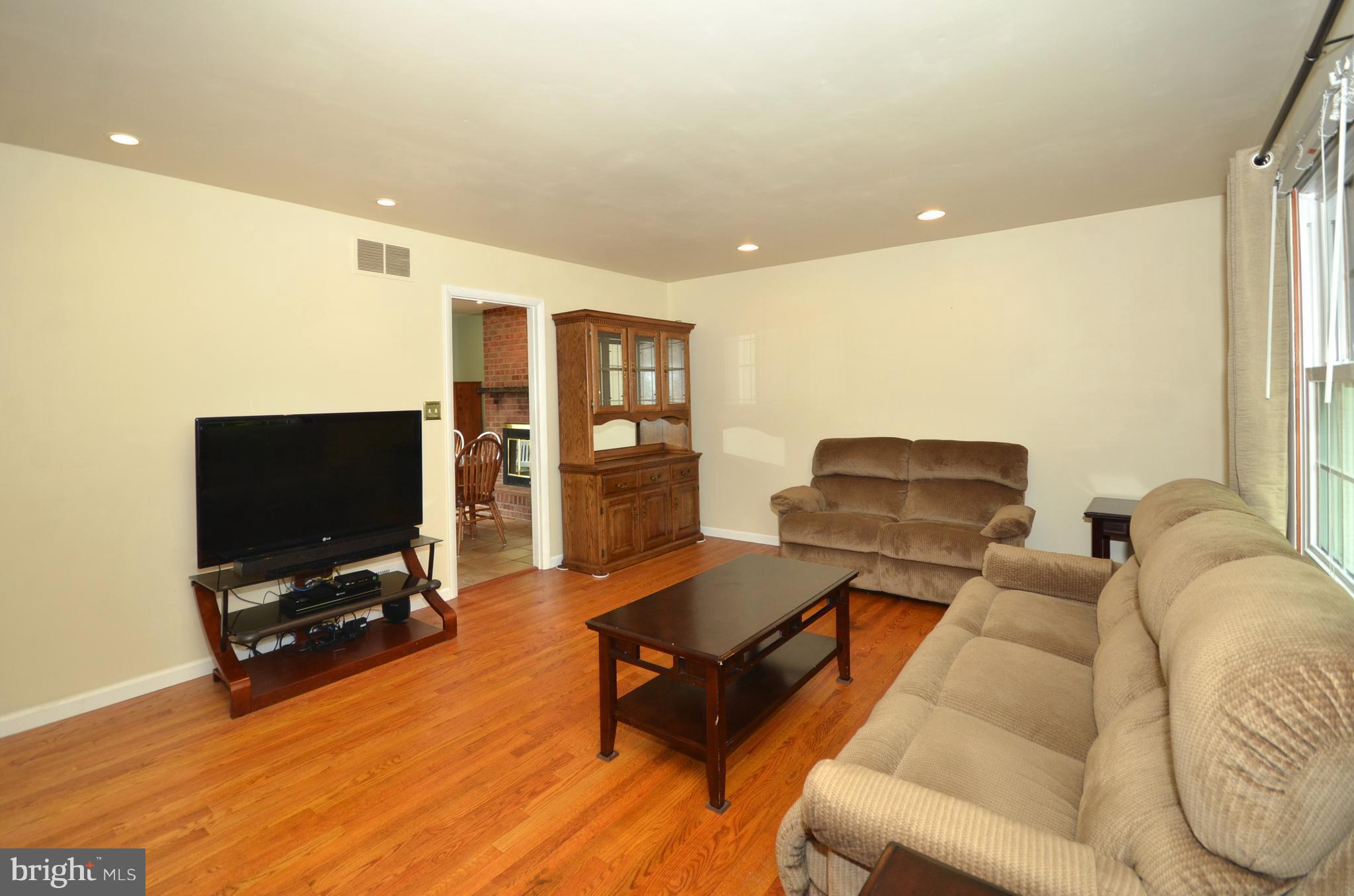 2417 Houcks Mill Road Monkton, MD 21111 - Photo 10 of 26 Living Room