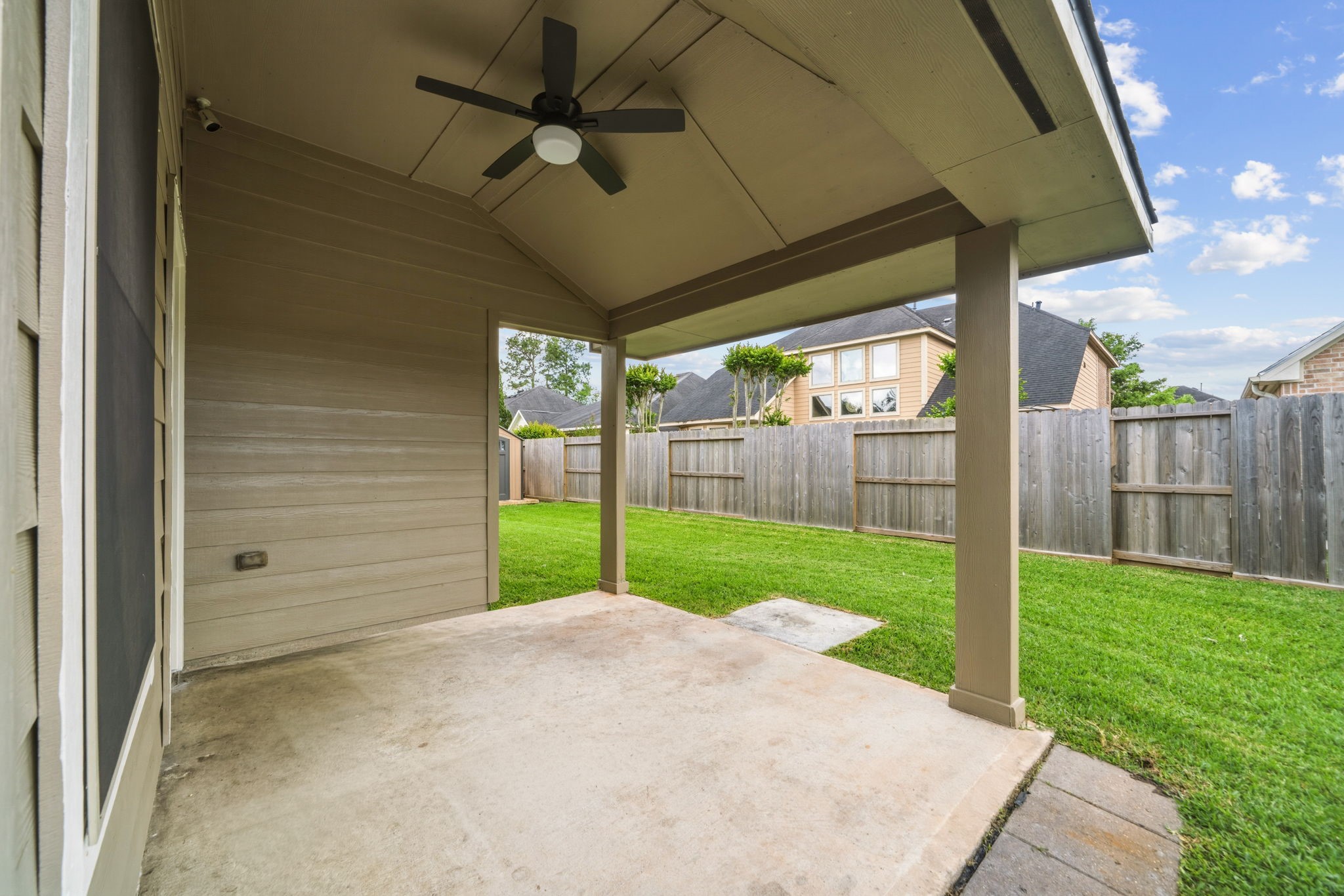 15919 Walnut Shores Drive Houston, TX 77044 - Photo 33 of 36