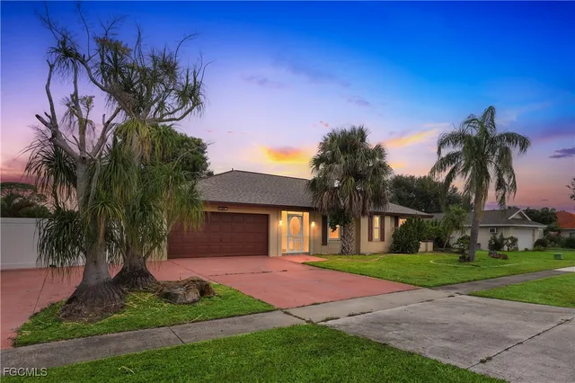 $275,000 | 4301 Orange Grove Boulevard, North Fort Myers, FL 33903