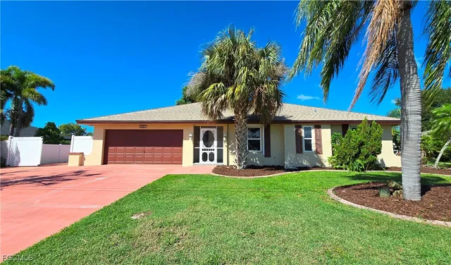 $275,000 | 4301 Orange Grove Boulevard, North Fort Myers, FL 33903