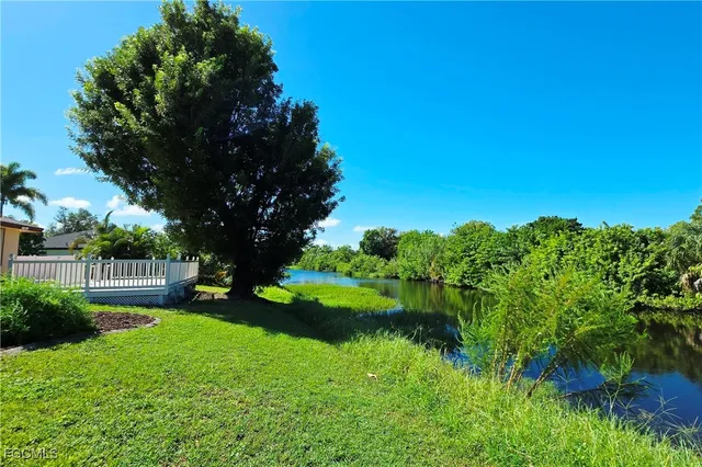 $275,000 | 4301 Orange Grove Boulevard, North Fort Myers, FL 33903