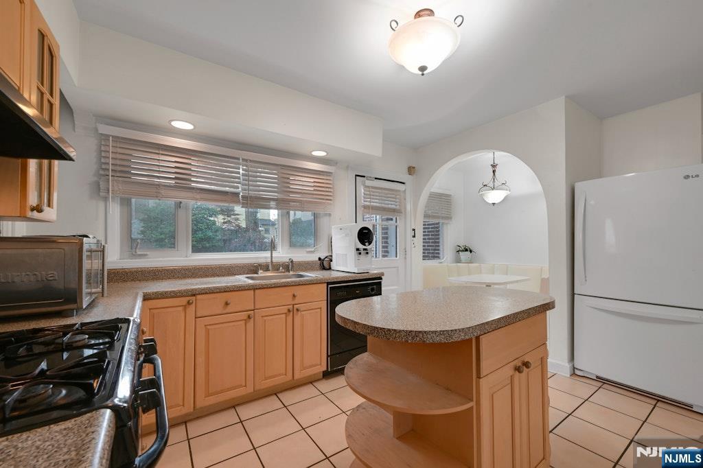 497 Oakdene Avenue Ridgefield, NJ 07657 - Photo 15 of 35 Gallery Image 15