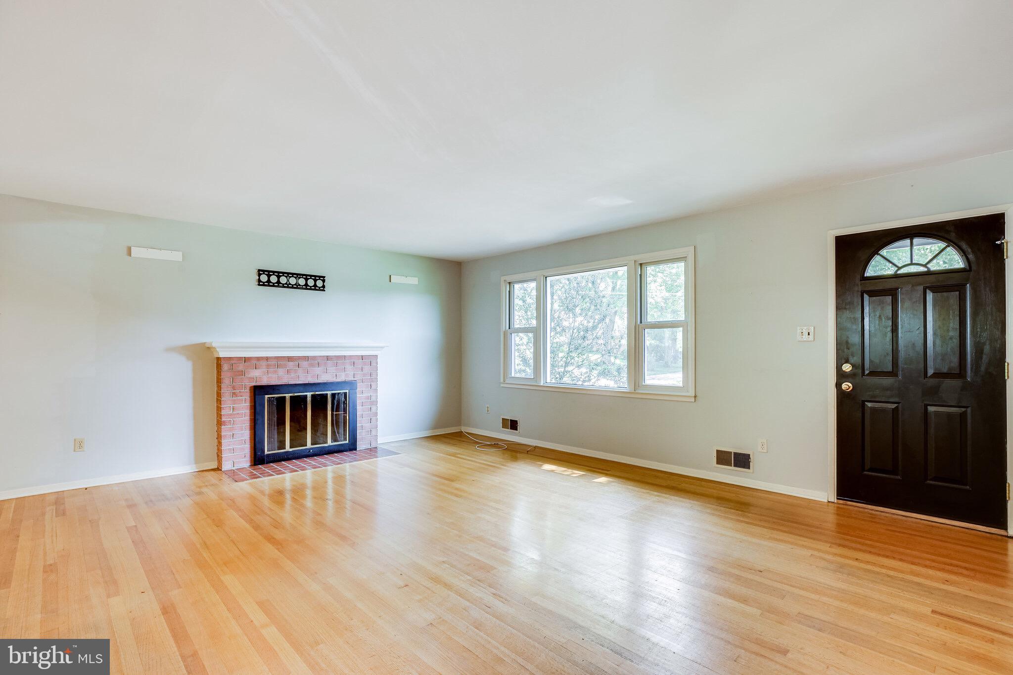 7932 Ellet Road Springfield, VA 22151 - Photo 3 of 32