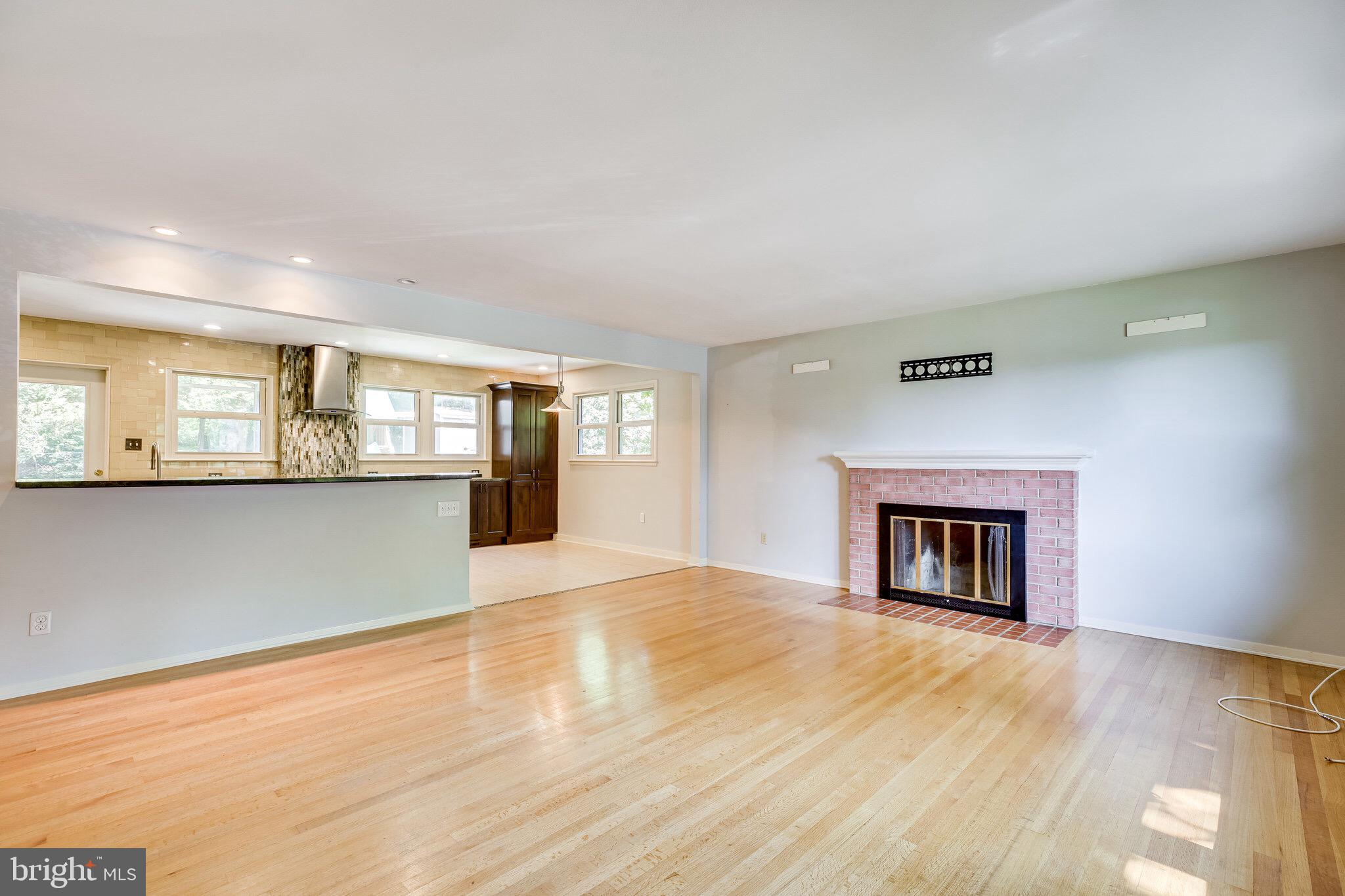 7932 Ellet Road Springfield, VA 22151 - Photo 5 of 32