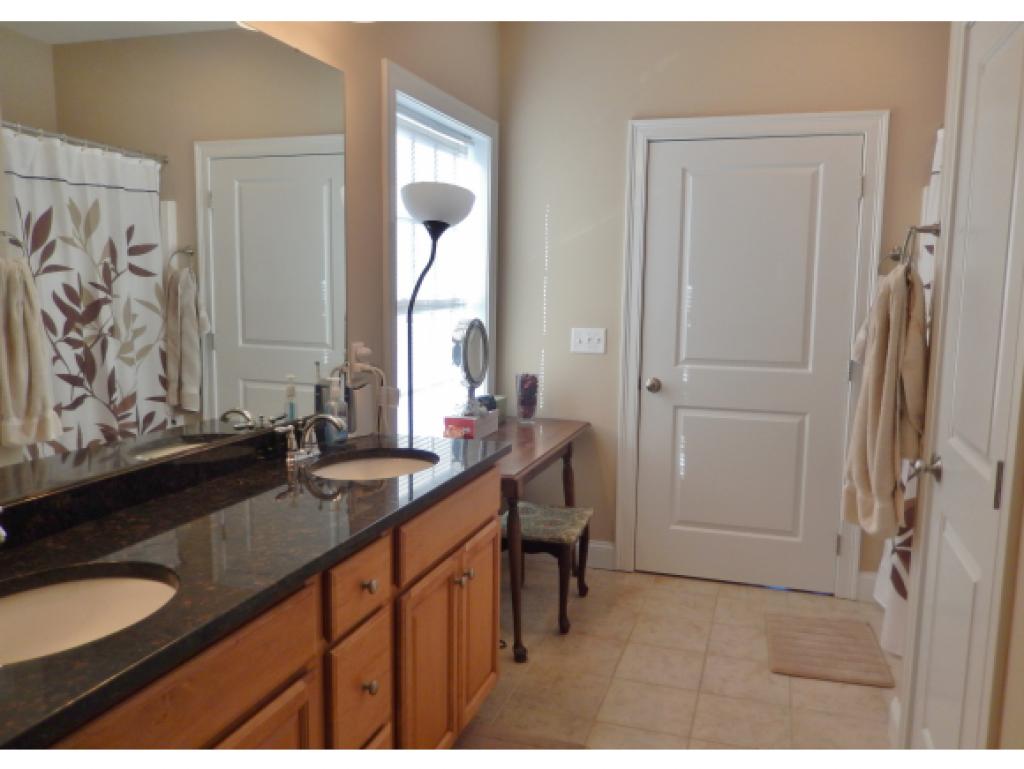 8 Thorn Hill Road, Unit 8 Hooksett, NH 03106 - Photo 13 of 33