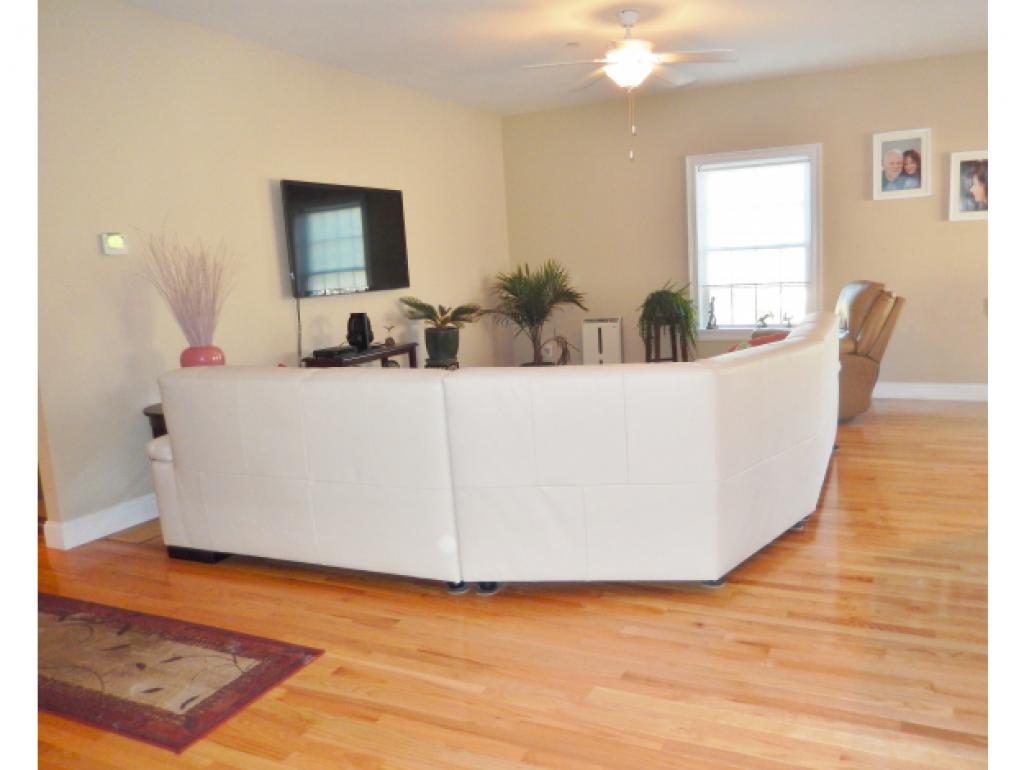 8 Thorn Hill Road, Unit 8 Hooksett, NH 03106 - Photo 20 of 33