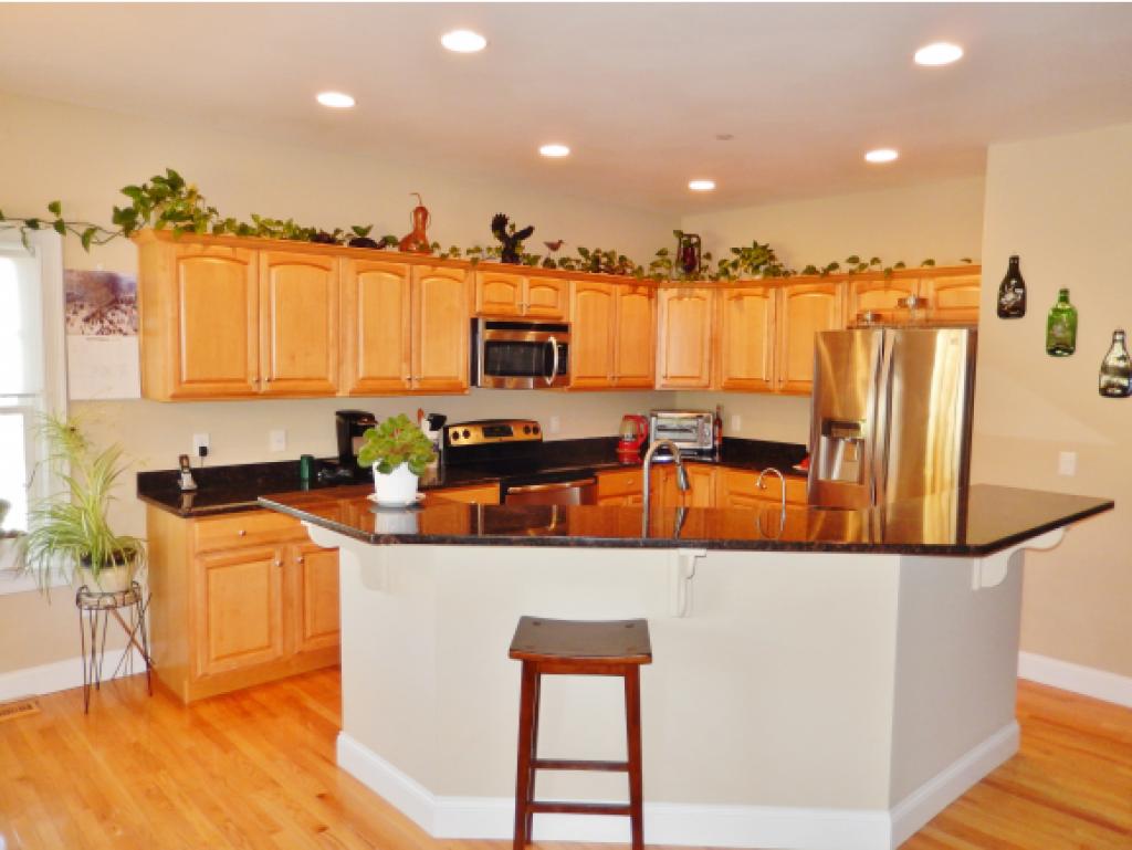8 Thorn Hill Road, Unit 8 Hooksett, NH 03106 - Photo 7 of 33