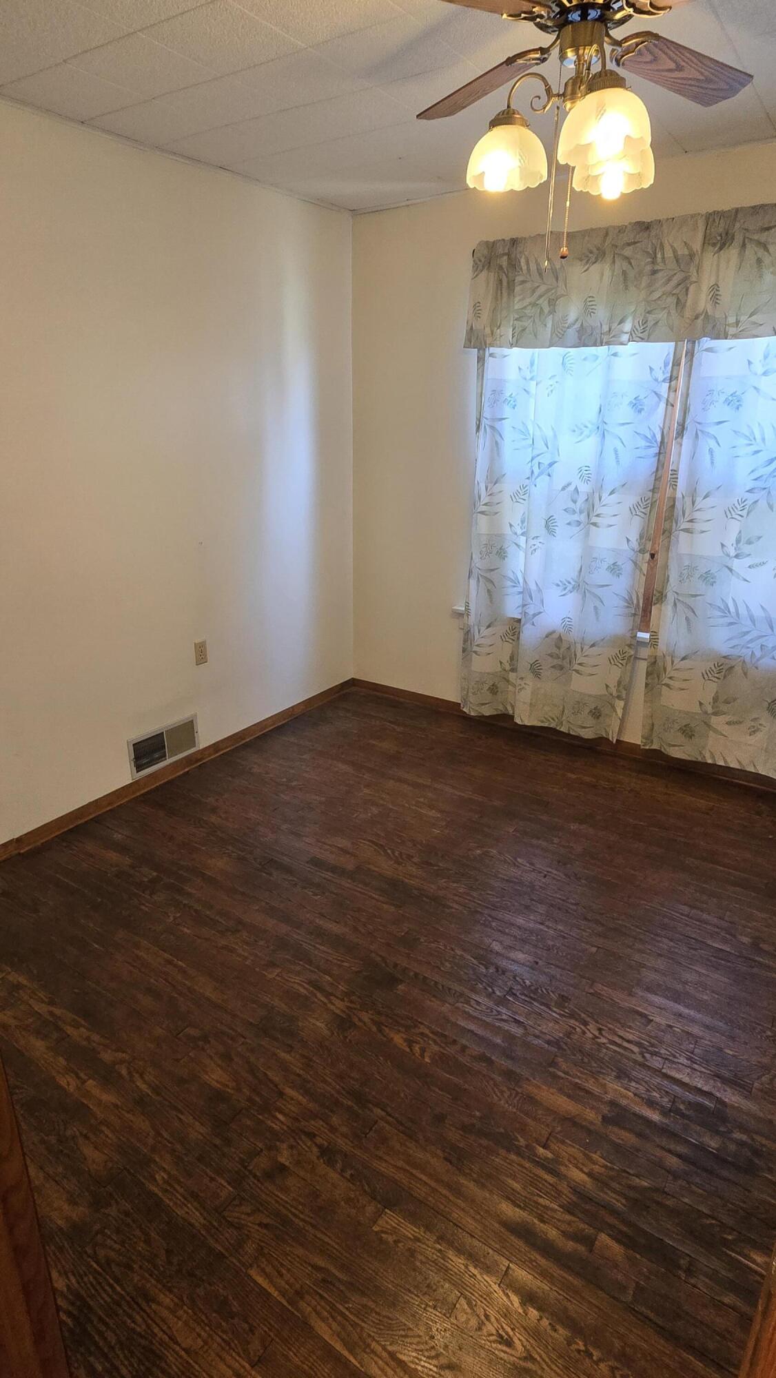 604 Decatur Street Michigan City, IN 46360 - Photo 6 of 16 1126x2000