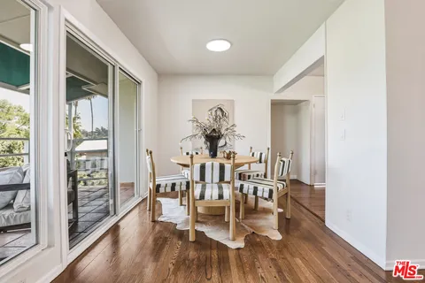 $1,899,000 | 2525 Ivanhoe Drive, Los Angeles, CA 90039