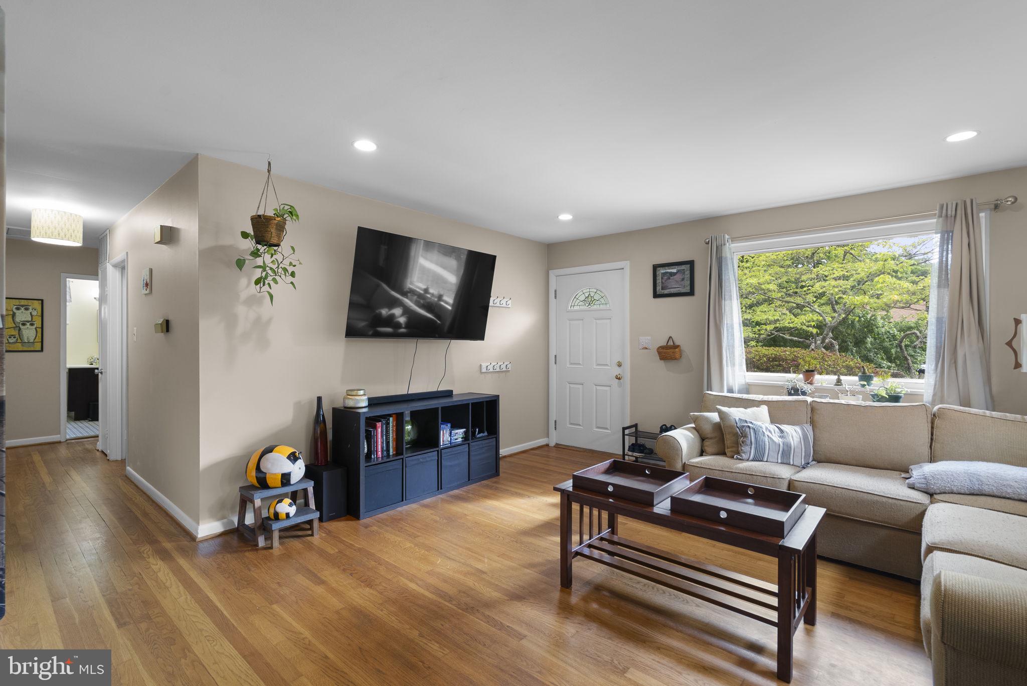 11111 Schuylkill Road Rockville, MD 20852 - Photo 5 of 34