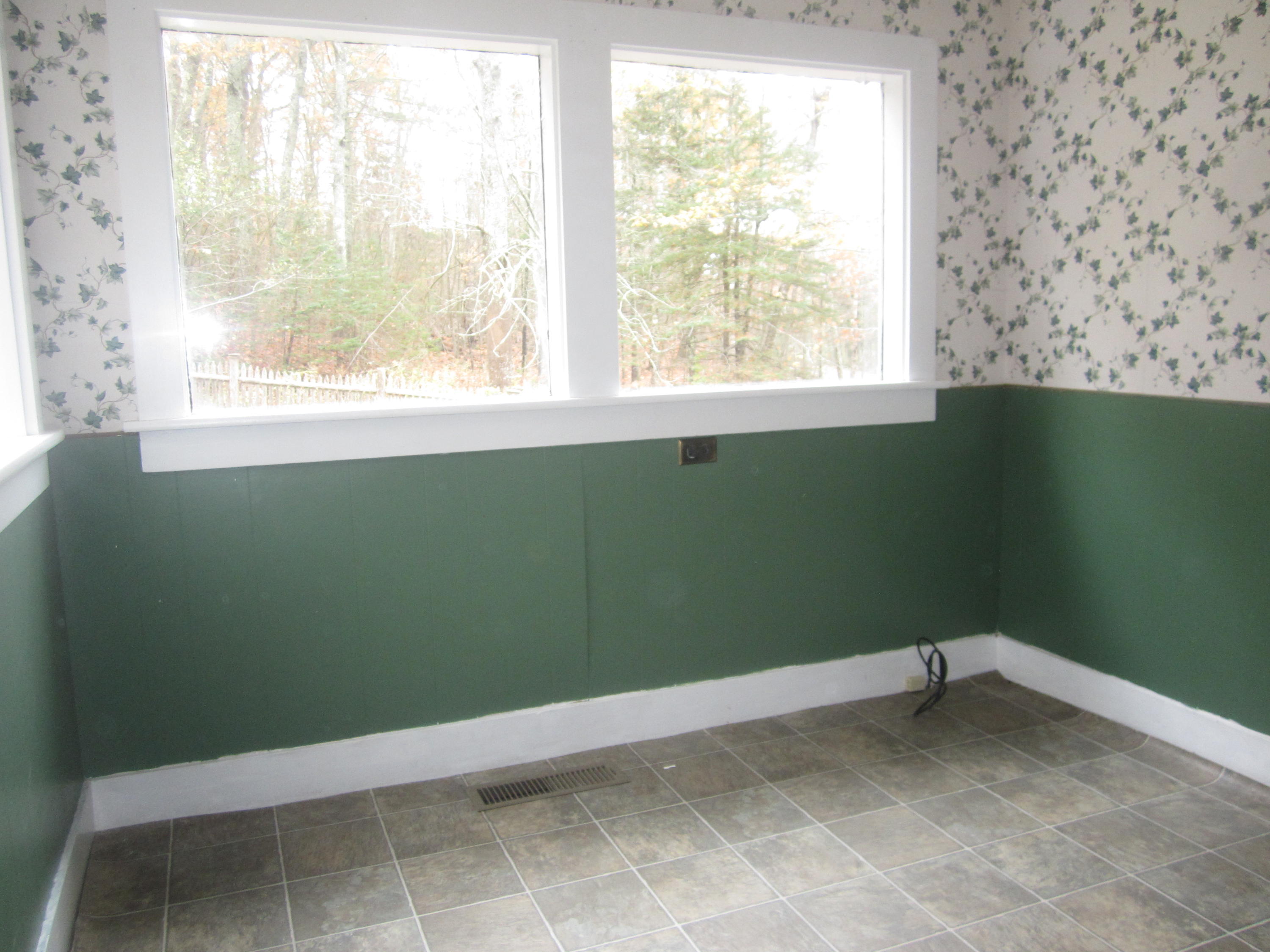 420 Ocean Point Road Boothbay, ME 04544 - Photo 4 of 16 IMG_1526