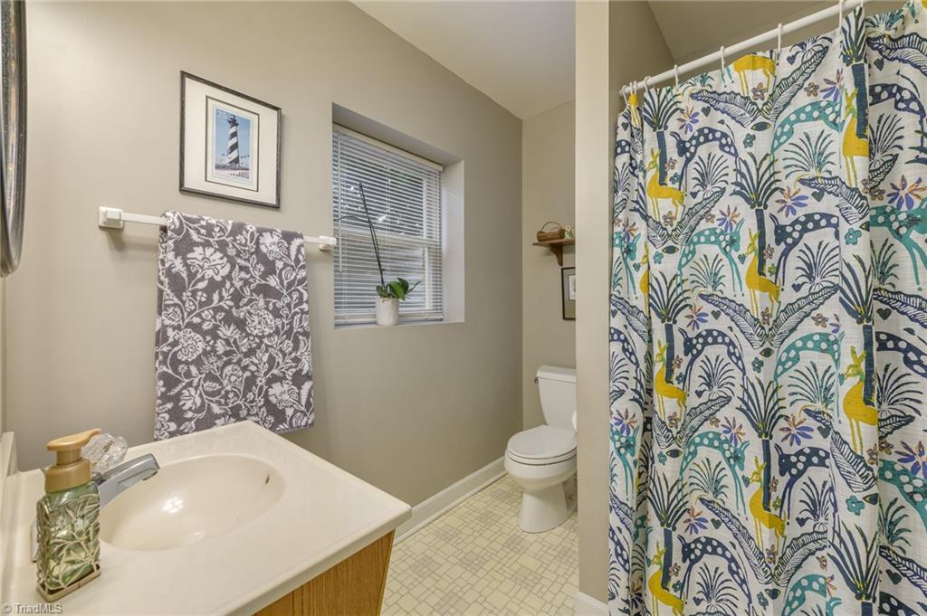 5425 Kingsbridge Road Winston-Salem, NC 27103 - Photo 24 of 32 Gallery Image 24
