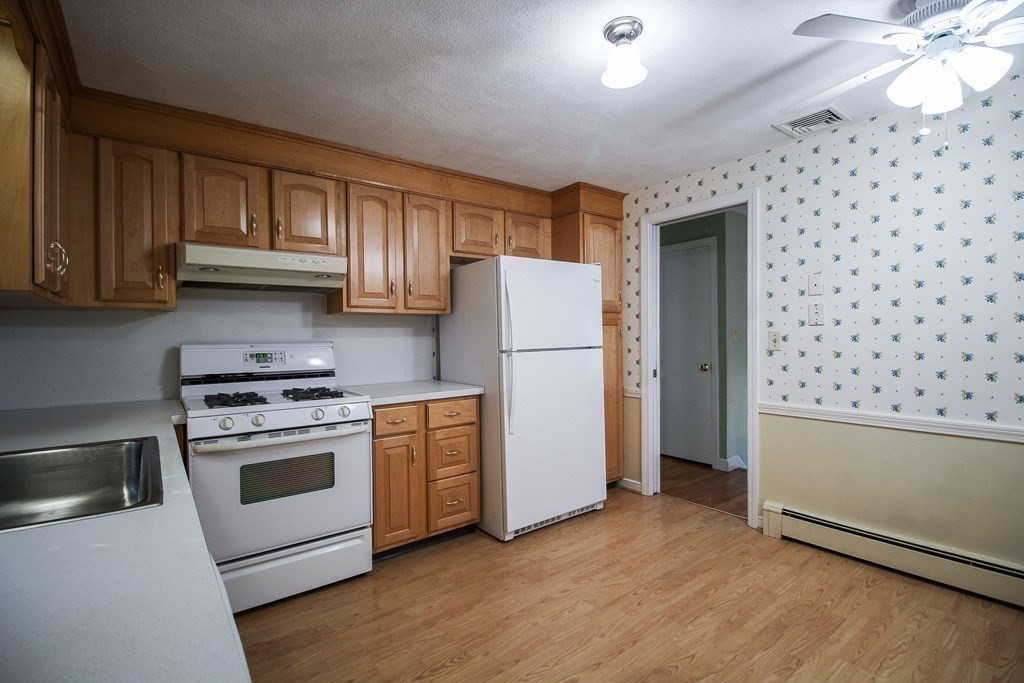 21 Holly Road Reading, MA 01867 - Photo 13 of 42