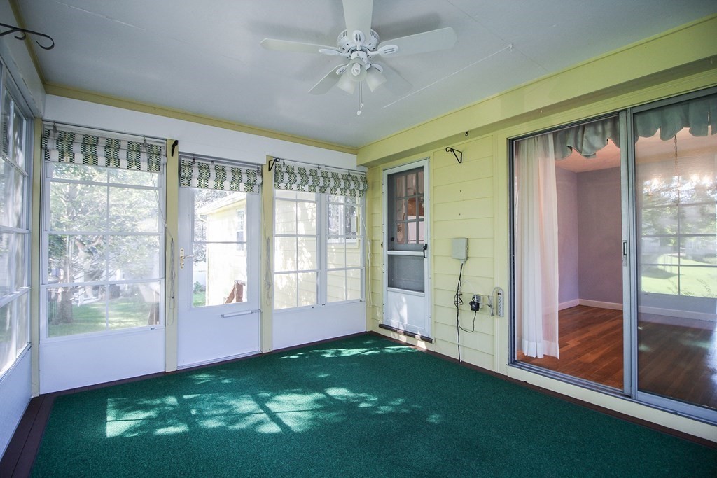 21 Holly Road Reading, MA 01867 - Photo 22 of 42