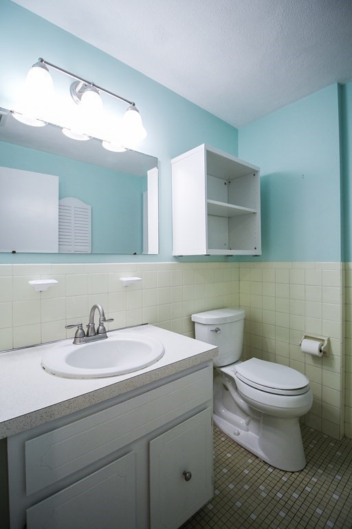 21 Holly Road Reading, MA 01867 - Photo 27 of 42