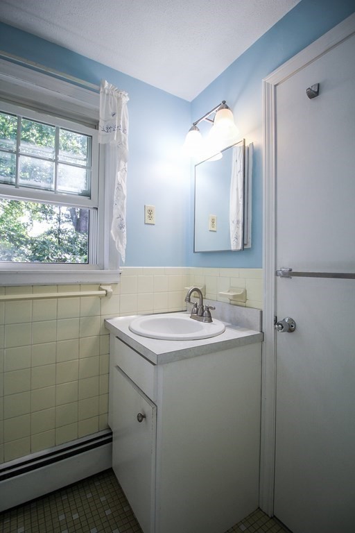 21 Holly Road Reading, MA 01867 - Photo 28 of 42