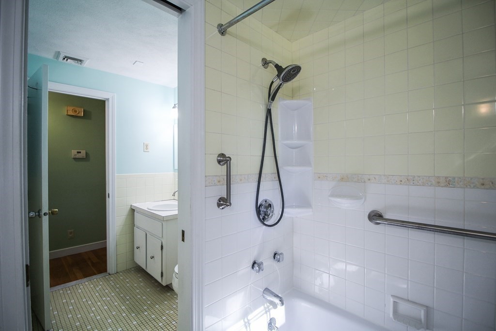 21 Holly Road Reading, MA 01867 - Photo 29 of 42