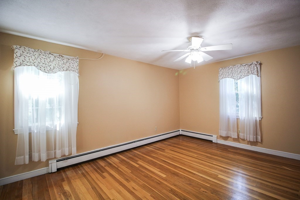 21 Holly Road Reading, MA 01867 - Photo 33 of 42