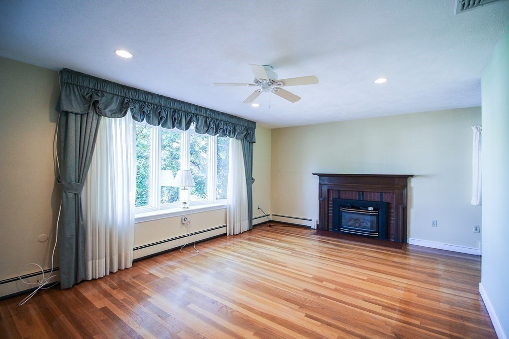 21 Holly Road Reading, MA 01867 - Photo 9 of 42