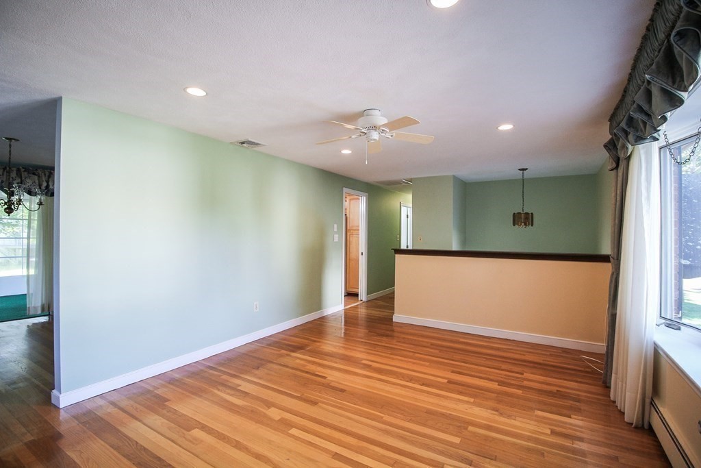 21 Holly Road Reading, MA 01867 - Photo 10 of 42