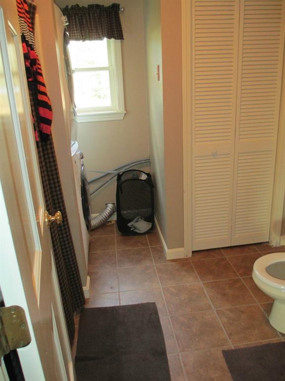 114 Cross Road Southport, ME 04576 - Photo 14 of 19 First floor bath with laundry