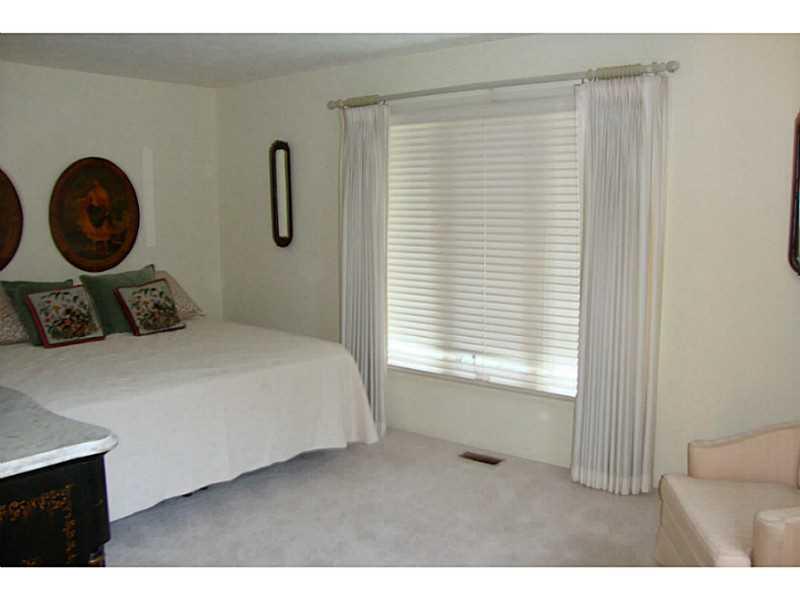 5209 Hawks Point Road, Unit 96 Indianapolis, IN 46226 - Photo 17 of 19 Gallery Image 17