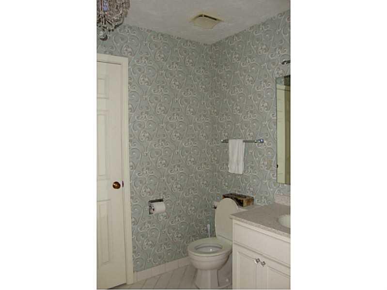 5209 Hawks Point Road, Unit 96 Indianapolis, IN 46226 - Photo 18 of 19 Gallery Image 18