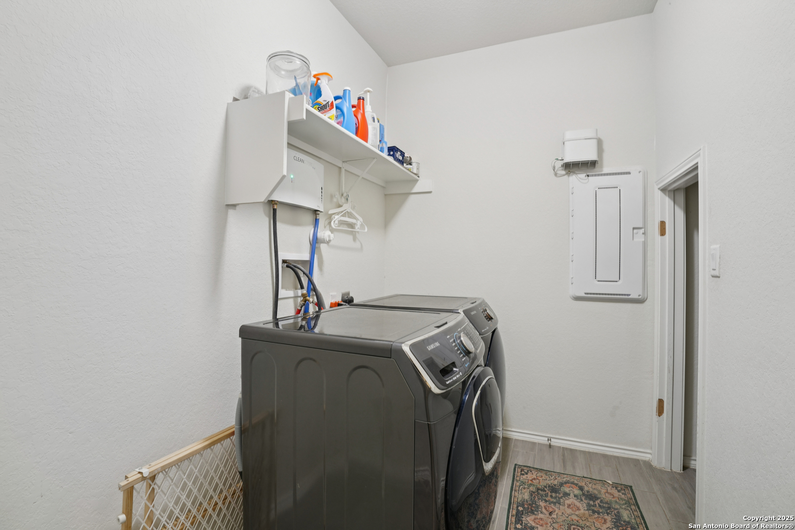 9028 Curling Post Schertz, TX 78154 - Photo 37 of 37 a utility room with dryer and washer