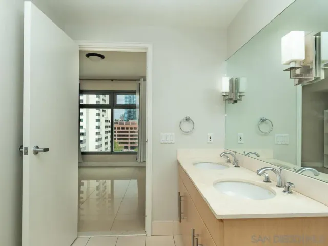 $3,800 | 645 Front Street, Unit 1212, San Diego, CA 92101